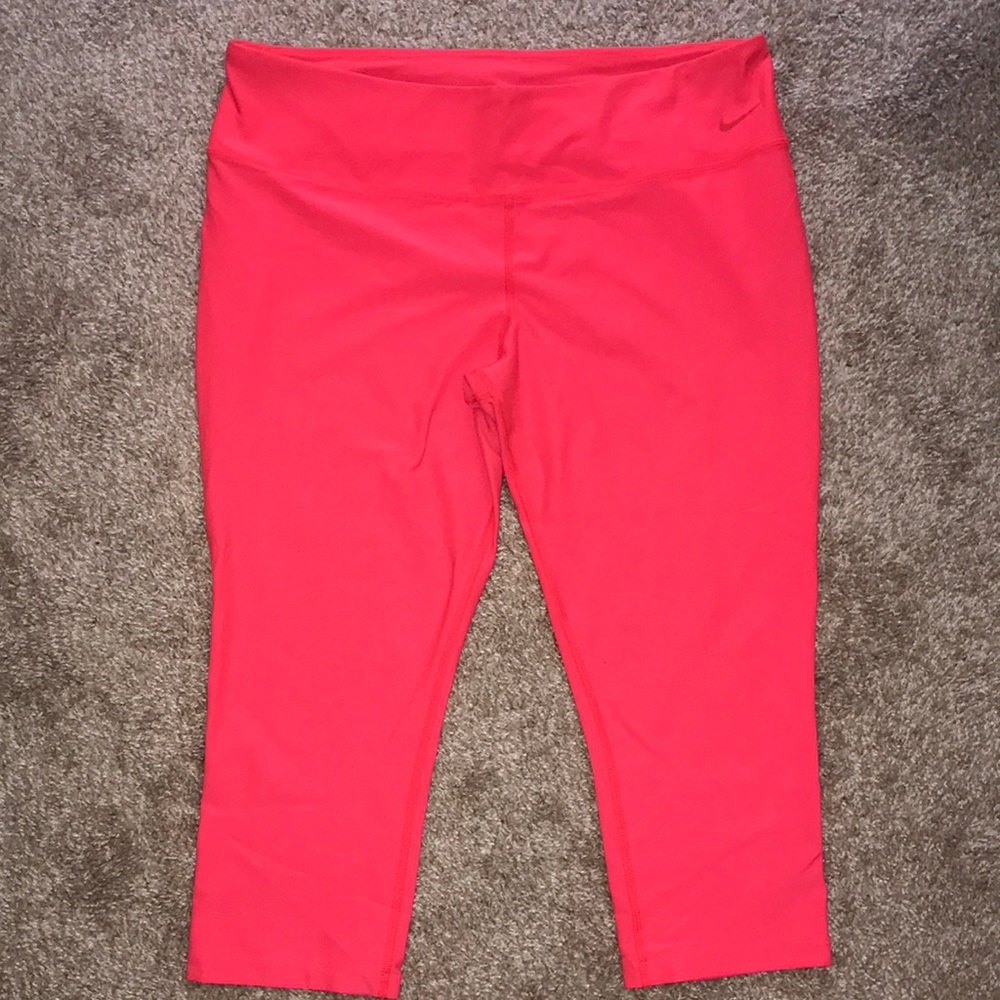 Women’s Nike Capri Length Legging